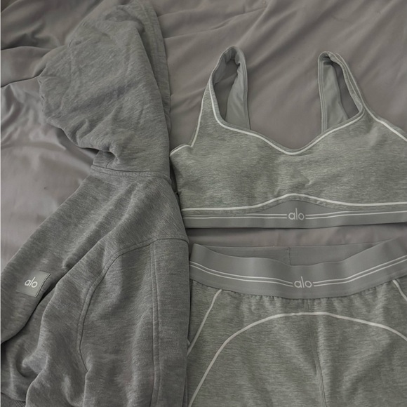 ALO Yoga Other - ALO Yoga Gray Sports Bra and Hoodie Set